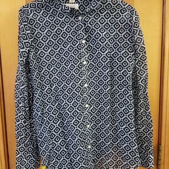 LOFT Aztec Printed Button Down Shirt Size Medium - Picture 7 of 7